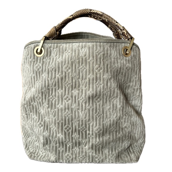 Louis Vuitton Limited Edition Jade Monogram Embossed Suede Whisper GM Bag - Picture 2 of 14